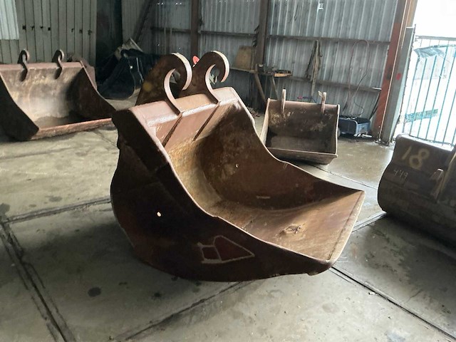 Cw55s graafbak 1250 kg - afbeelding 1 van  5