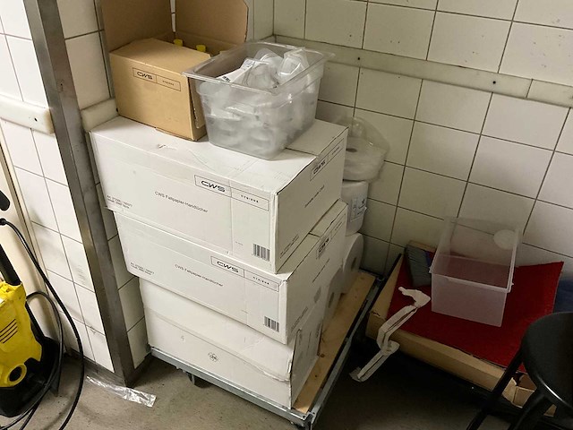 Cws - partij toilet benodigdheden - afbeelding 1 van  5