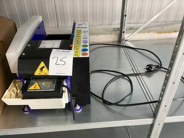 Cyklop elektronische natplakbandmachine incl. doos met rollen tapepapier - afbeelding 2 van  6