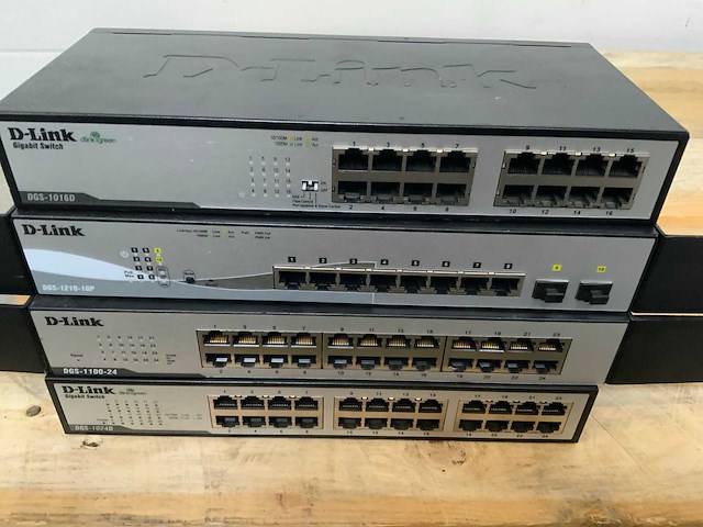 D-link switch (4x) - afbeelding 2 van  3