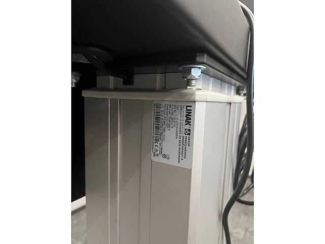 D3 - 84" monitor op verrijdbare standaard - afbeelding 7 van  17