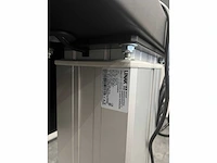 D3 - 84" monitor op verrijdbare standaard - afbeelding 7 van  17