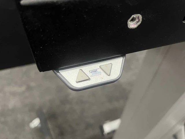 D3 - 84" monitor op verrijdbare standaard - afbeelding 8 van  17