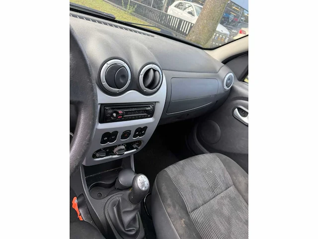 Dacia - 2008 - sandero - 1.4 lauréate - personenauto - afbeelding 15 van  16