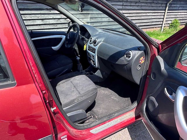 Dacia - 2009 - logan mcv - 1.6-16v lauréate 7p. - personenauto - afbeelding 8 van  27
