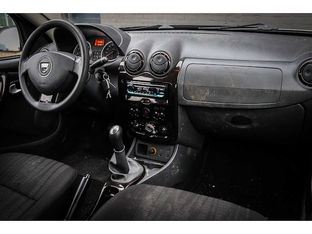 Dacia - duster - 1.6 lauréate 2wd 16-pzj-5 - afbeelding 17 van  17