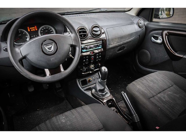 Dacia - duster - 1.6 lauréate 2wd 16-pzj-5 - afbeelding 15 van  17