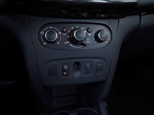 Dacia - sandero - 0.9 tce laureate - car - 2017|pr-498-p|iaw - afbeelding 2 van  8