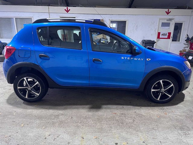 Dacia - sandero - 0.9 tce stepway lau. - 4-srk-89 - afbeelding 18 van  21