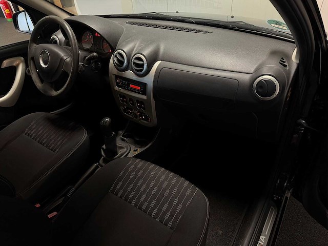 Dacia - sandero - 1.2 blackline 2011 65-pbg-7 iaw - afbeelding 2 van  16