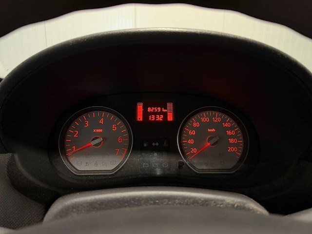 Dacia - sandero - 1.2 blackline 2011 65-pbg-7 iaw - afbeelding 13 van  16