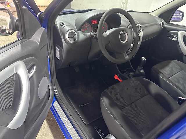Dacia - sandero - 1.6 lauréate - 35-jln-6 - afbeelding 19 van  20