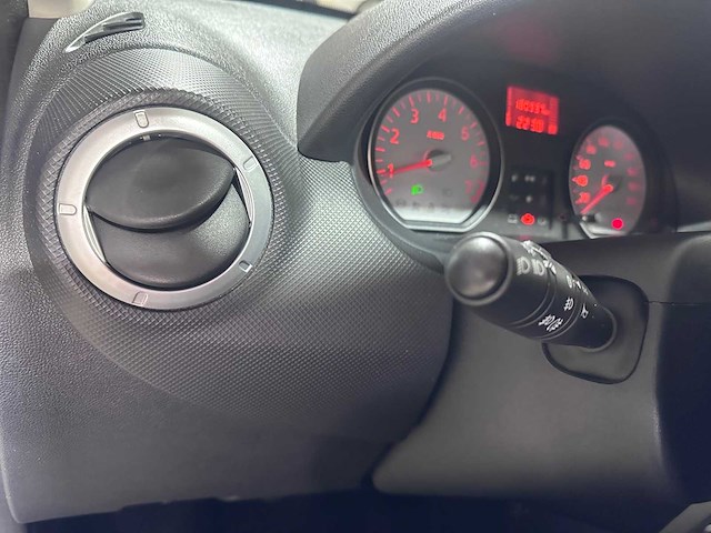 Dacia - sandero - 1.6 lauréate - 35-jln-6 - afbeelding 3 van  20