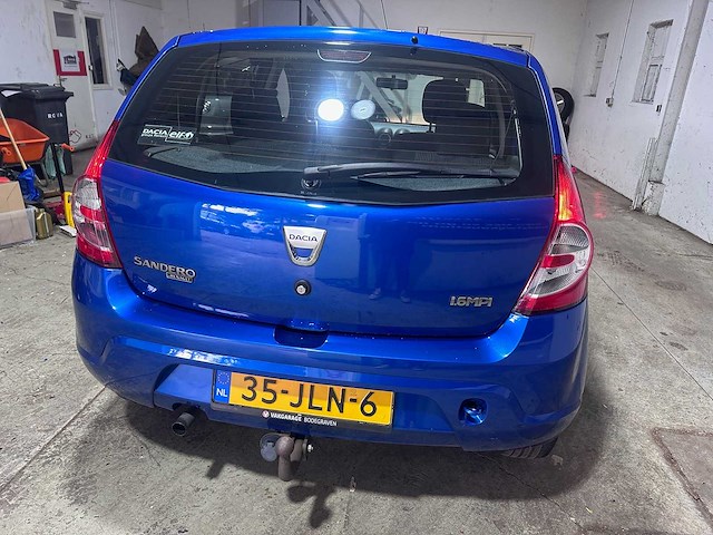 Dacia - sandero - 1.6 lauréate - 35-jln-6 - afbeelding 15 van  20