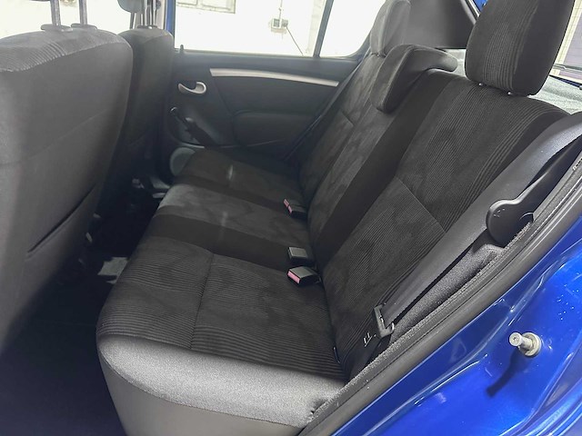 Dacia - sandero - 1.6 lauréate - 35-jln-6 - afbeelding 3 van  8