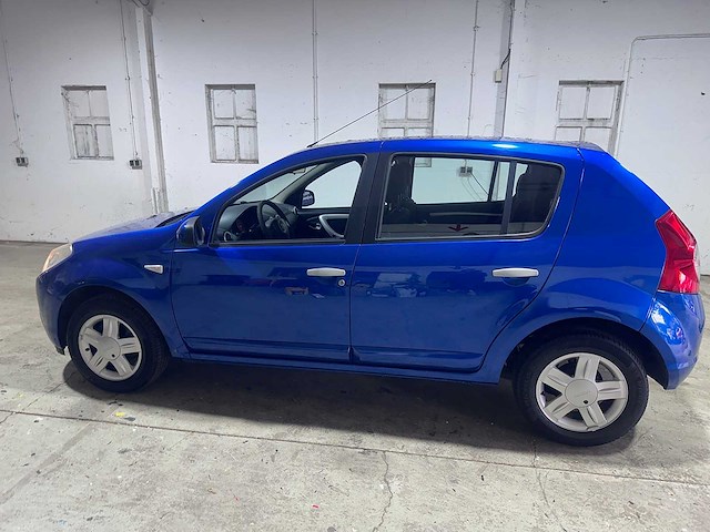 Dacia - sandero - 1.6 lauréate - 35-jln-6 - afbeelding 5 van  8