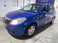 Dacia - sandero - 1.6 lauréate - 35-jln-6 - afbeelding 1 van  18