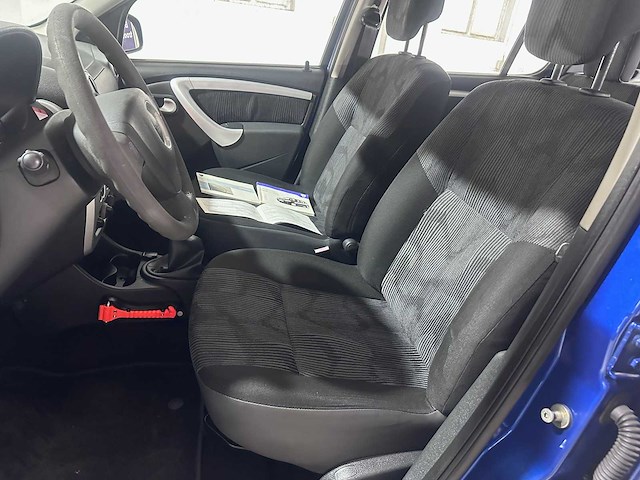 Dacia - sandero - 1.6 lauréate - 35-jln-6 - afbeelding 4 van  12