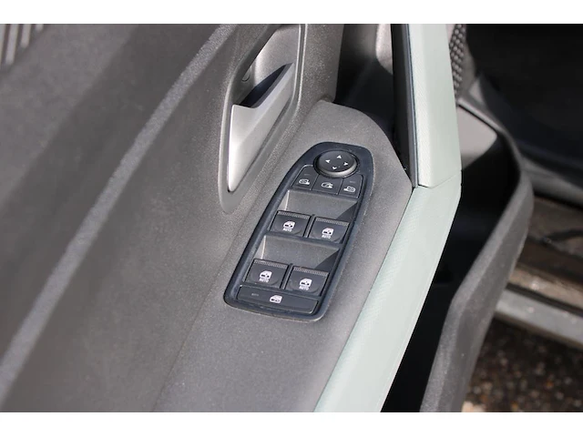 Dacia bigster mild hybrid-g140 met kenteken jsv-16-j. uitgerust met 1,2 benzinemotor en lpg installatie en ... - afbeelding 12 van  14