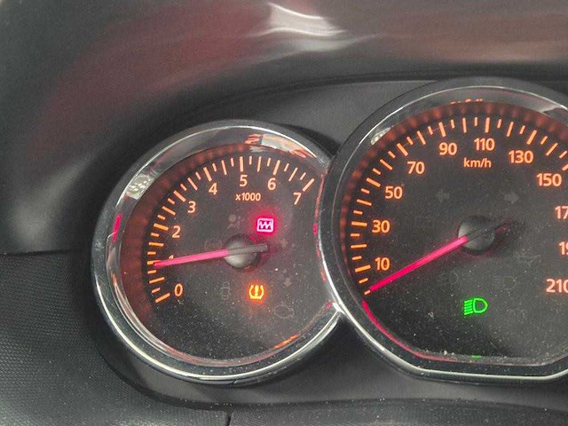 Dacia duster 1.2 tce 4x2 lauréate | l-803-kg - afbeelding 7 van  11