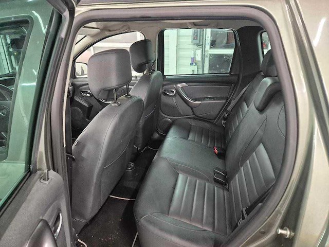 Dacia duster 1.2 tce 4x2 lauréate | l-803-kg - afbeelding 16 van  18