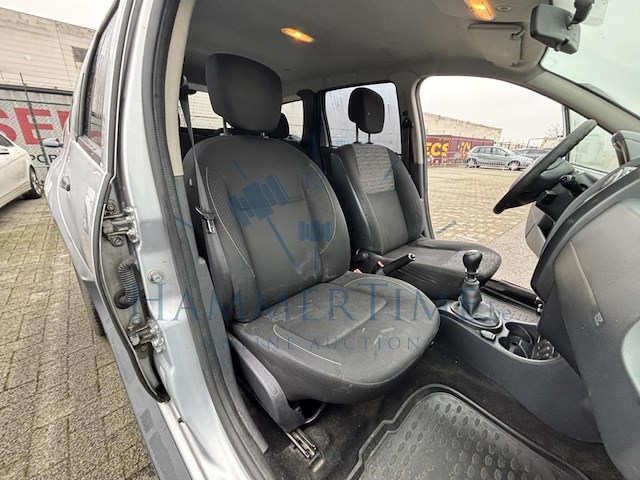 Dacia duster phase 2 1.5 dci 4x2 liberty, 2016 - afbeelding 17 van  37