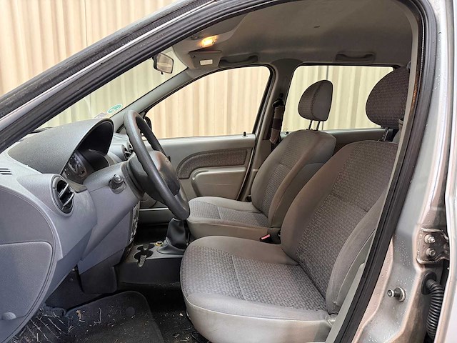 Dacia logan mcv 1.6-16v lauréate 2008 - afbeelding 9 van  13