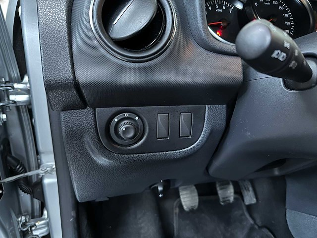 Dacia sandero 0.9 tce laureate 73pk 2019, g-092-lp - afbeelding 13 van  39