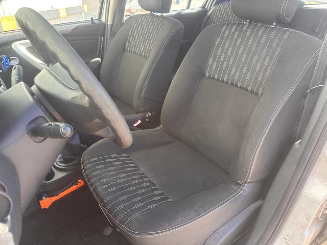 Dacia sandero 1.2 blackline, 51-phg-4 - afbeelding 4 van  5
