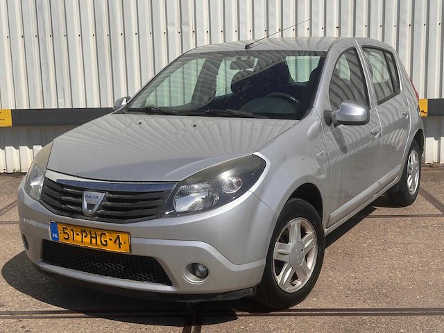 Dacia sandero 1.2 blackline, 51-phg-4 - afbeelding 1 van  9