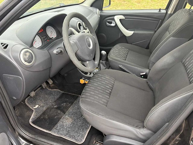 Dacia sandero 1.2 blackline , 87-rgr-2 - afbeelding 7 van  18