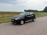 Dacia sandero 1.2 blackline , 87-rgr-2 - afbeelding 1 van  18