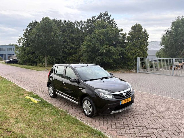 Dacia sandero 1.2 blackline , 87-rgr-2 - afbeelding 17 van  18