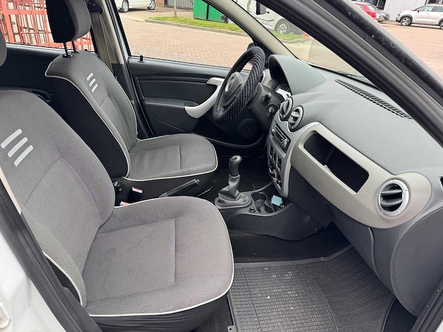 Dacia sandero 1.2 lauréate n-540-nd - afbeelding 12 van  15