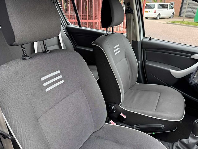 Dacia sandero 1.2 lauréate n-540-nd - afbeelding 13 van  15
