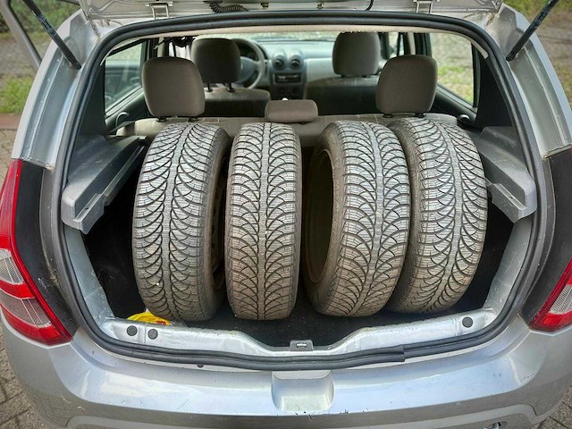 Dacia sandero 1.4, 91-hbt-4 - afbeelding 9 van  13