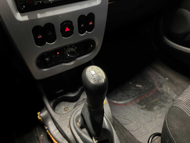 Dacia sandero 1.6 lauréate 2009 | 45-jbl-6 iaw - afbeelding 18 van  20