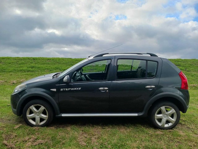Dacia sandero 1.6 stepway, 20-lpz-2 - afbeelding 10 van  17