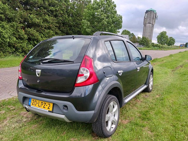 Dacia sandero 1.6 stepway, 20-lpz-2 - afbeelding 2 van  17