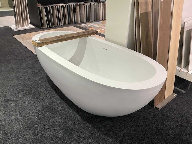 Dadoquartz vrijstaand 180x78x82cm douchebad - afbeelding 1 van  5