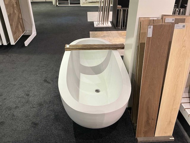 Dadoquartz vrijstaand 180x78x82cm douchebad - afbeelding 2 van  5