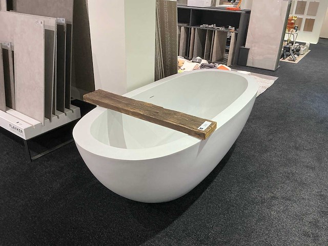 Dadoquartz vrijstaand 180x78x82cm douchebad - afbeelding 3 van  5