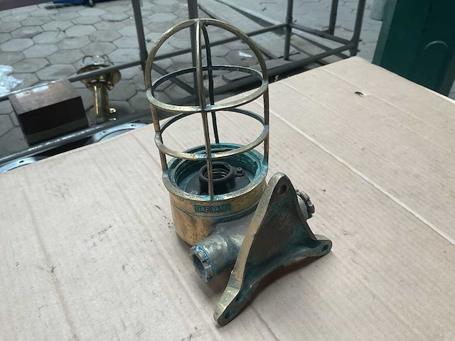 Dae yang vintage marine light - afbeelding 4 van  4