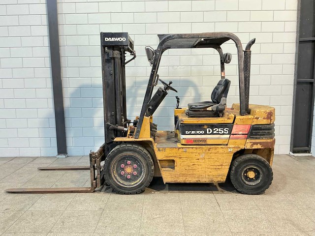 Daewoo - 1995 - d25s - vorkheftruck - afbeelding 1 van  19