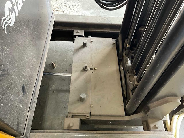 Daewoo - 2002 - br18j - reachtruck - afbeelding 18 van  19