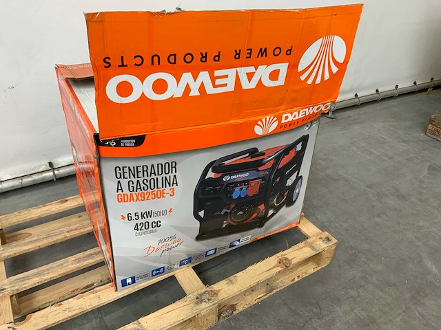 Daewoo - 2023 - gdax9250e-3 - benzine stroomgenerator 230/400v - afbeelding 1 van  14