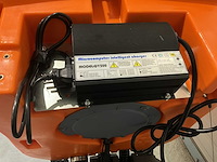 Daewoo - 2025 - daf r70 - zelfrijdende veegmachine - afbeelding 7 van  18