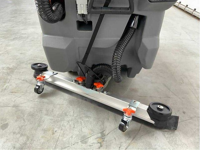 Daewoo - 2025 - dafl50a - schrob-/ zuigmachine - afbeelding 1 van  14