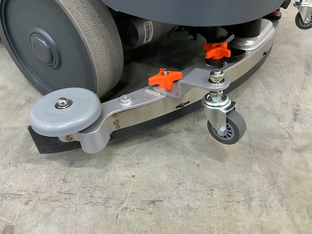 Daewoo - 2025 - dafr70 - zit schrobzuigmachine - afbeelding 16 van  20