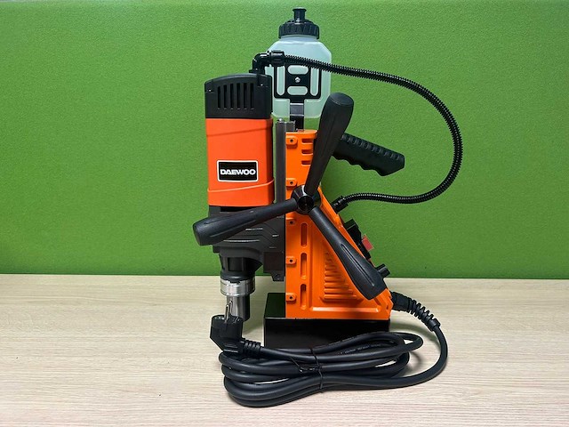 Daewoo - 2025 - damcd1600 - magnetische boormachine - afbeelding 1 van  4